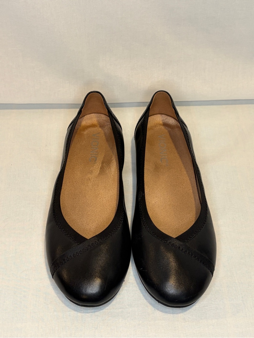 Vionic Caroll Women's 7W Wide Black Leather Ballet Flats Arch Support Comfort